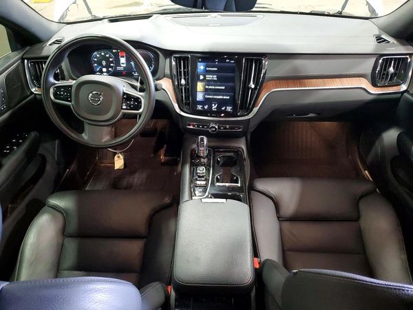 2019 VOLVO S60