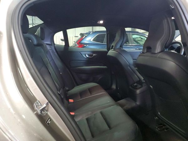 2019 VOLVO S60