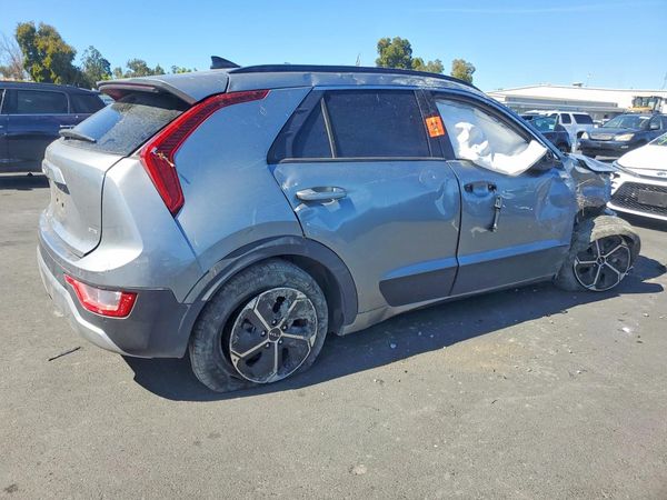 2023 KIA NIRO