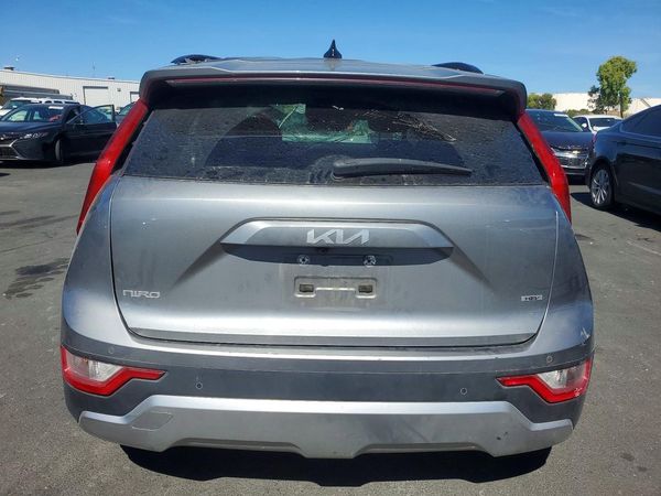 2023 KIA NIRO