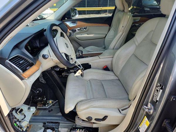 2016 VOLVO XC90