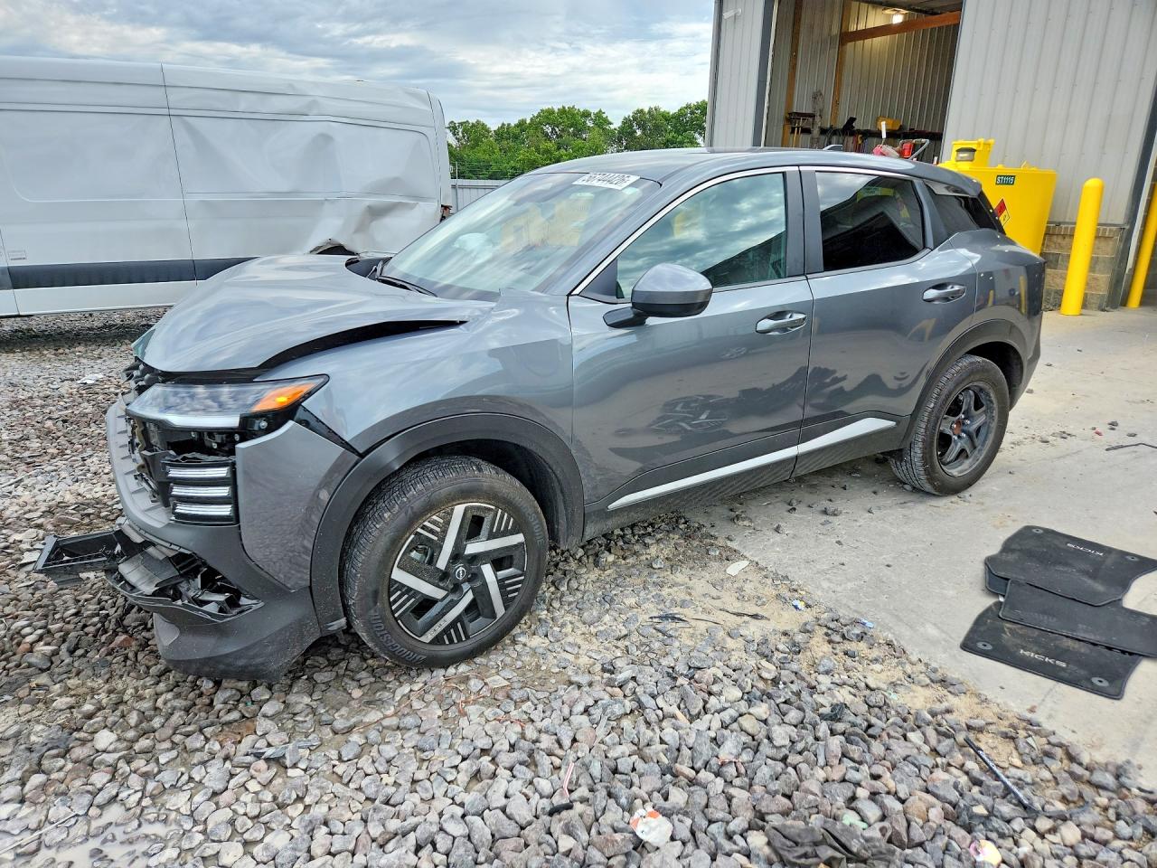 2025 NISSAN KICKS SV