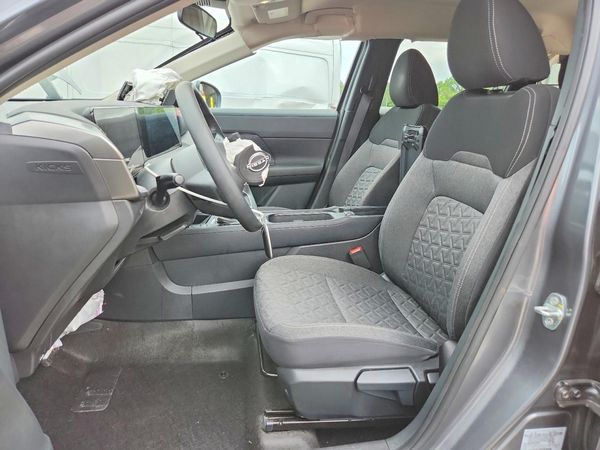 2025 NISSAN KICKS SV