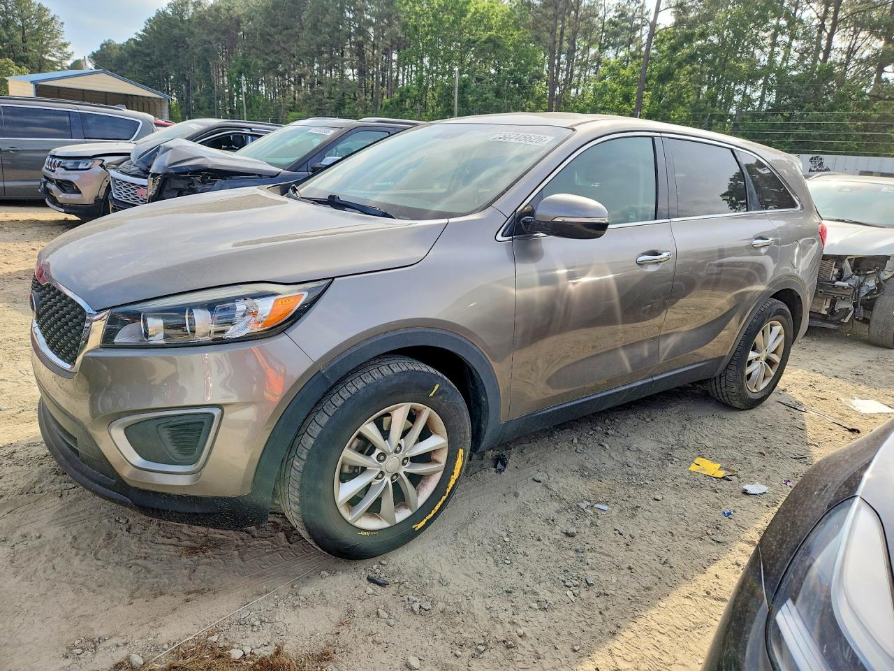 2016 KIA SORENTO L / LX
