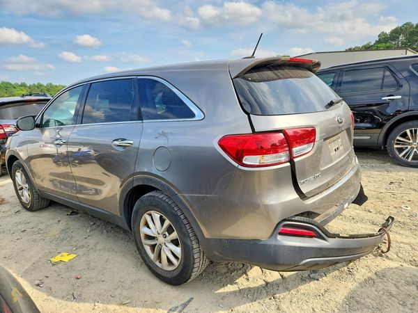 2016 KIA SORENTO L / LX