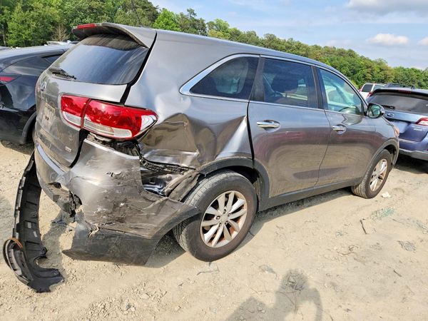 2016 KIA SORENTO L / LX