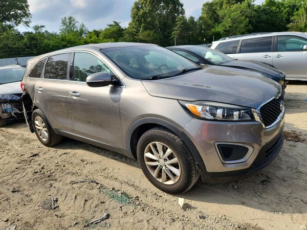 2016 KIA SORENTO L / LX