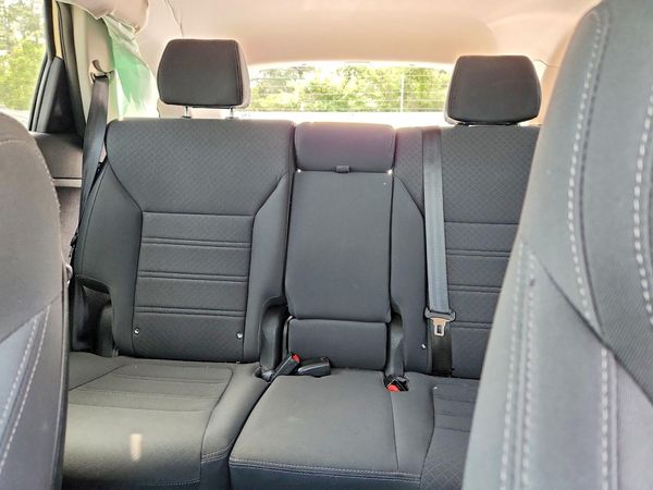 2016 KIA SORENTO L / LX
