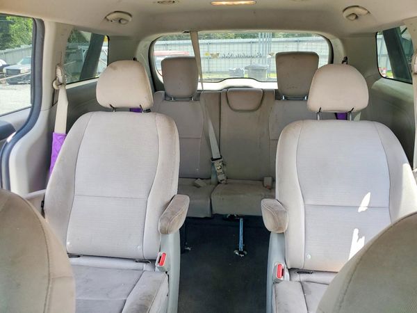 2015 KIA SEDONA GL - Middle-low