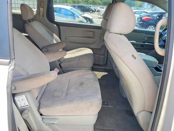 2015 KIA SEDONA GL - Middle-low
