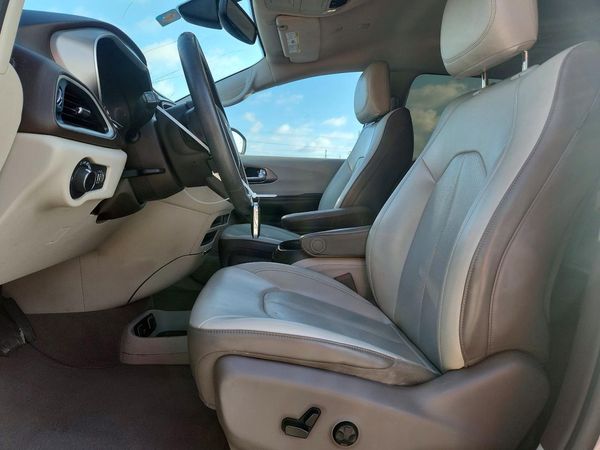 2020 CHRYSLER VOYAGER LXI