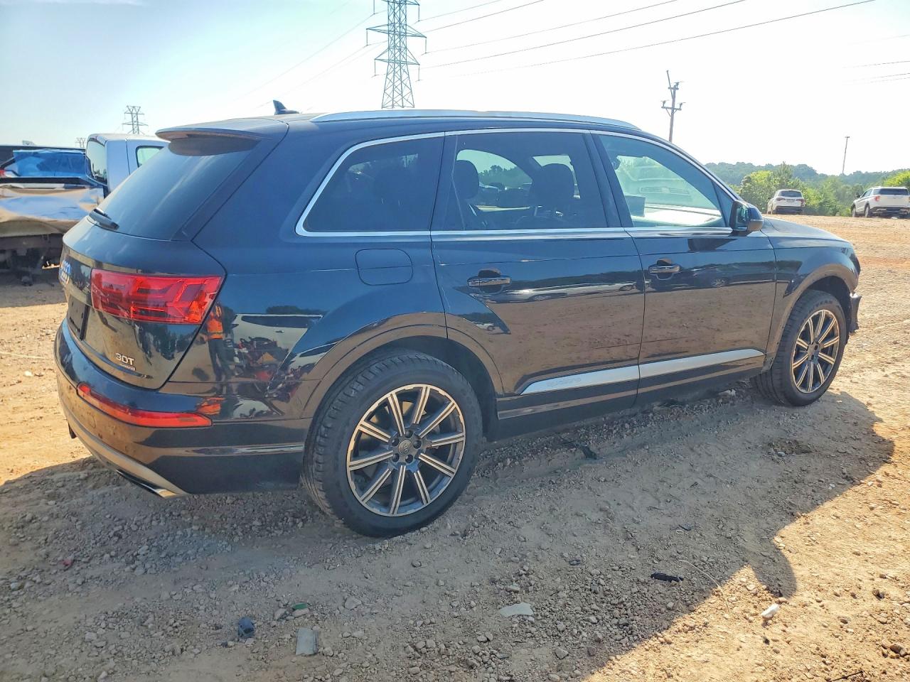 2017 AUDI Q7 quattro Premium Plus