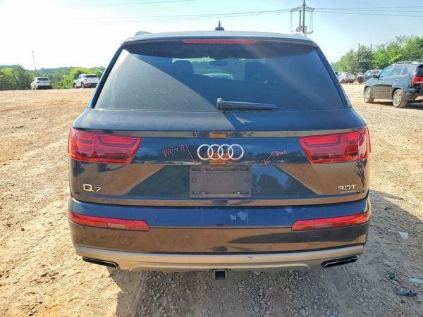 2017 AUDI Q7 quattro Premium Plus