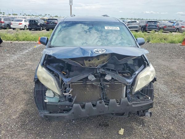 2015 TOYOTA SIENNA
