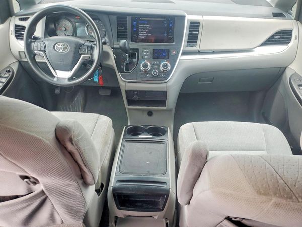 2015 TOYOTA SIENNA