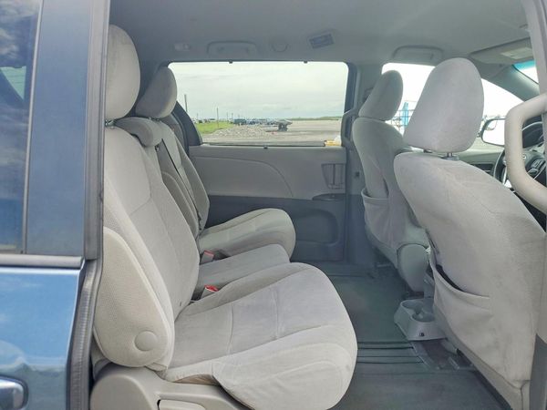 2015 TOYOTA SIENNA