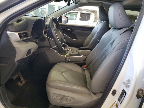 2020 TOYOTA HIGHLANDER