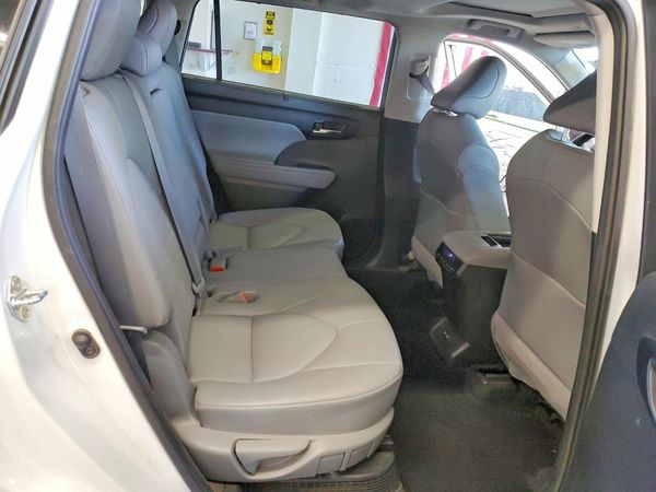 2020 TOYOTA HIGHLANDER