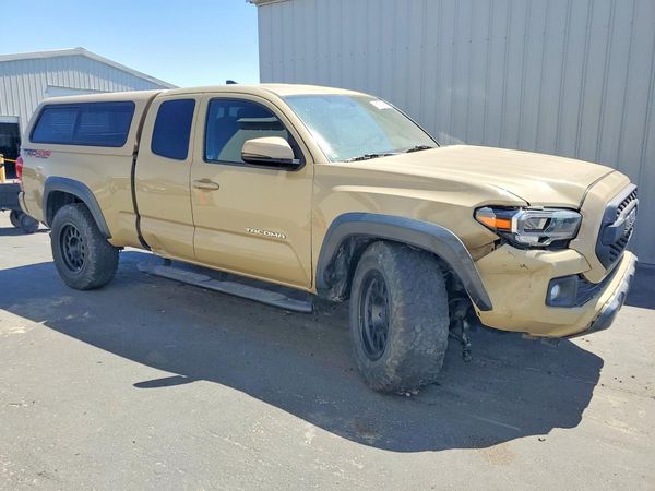 2016 TOYOTA TACOMA