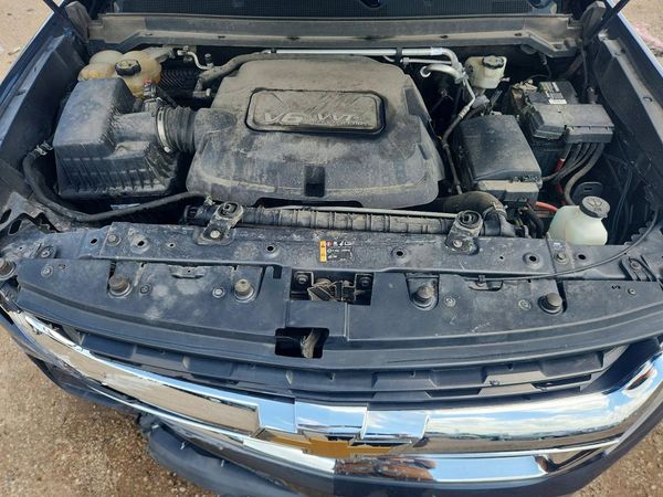 2016 CHEVROLET COLORADO Work Truck — Engine bay