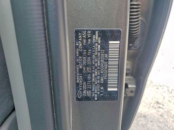 2024 HYUNDAI ELANTRA SE