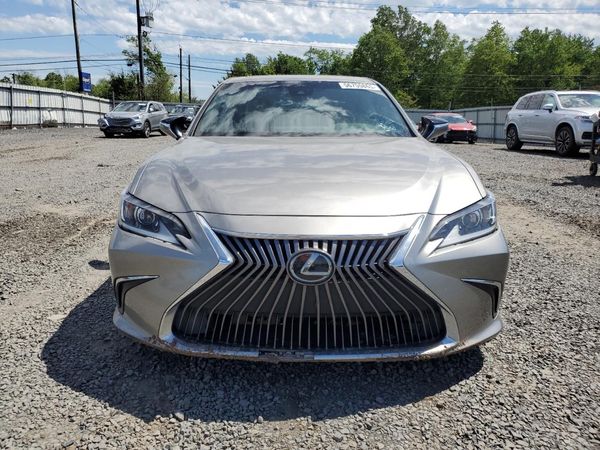 2019 LEXUS ES