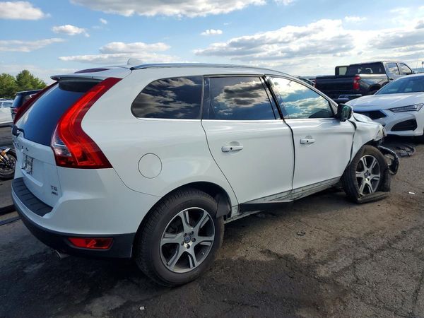2012 VOLVO XC60