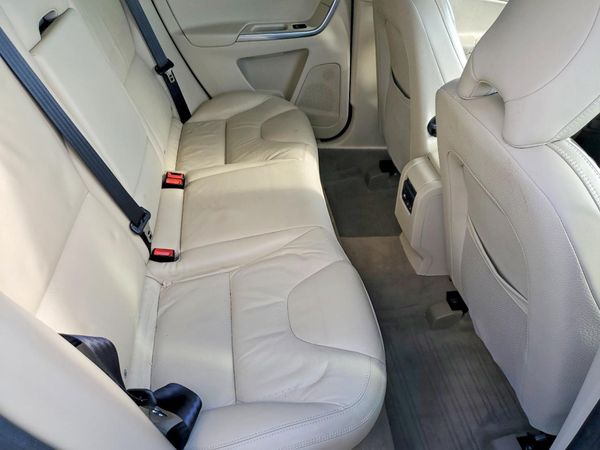 2012 VOLVO XC60