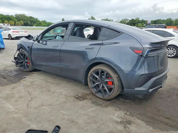 2026 TESLA MODEL Y