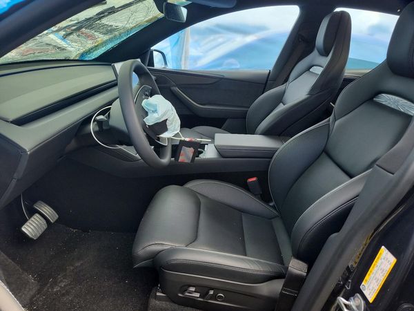 2026 TESLA MODEL Y