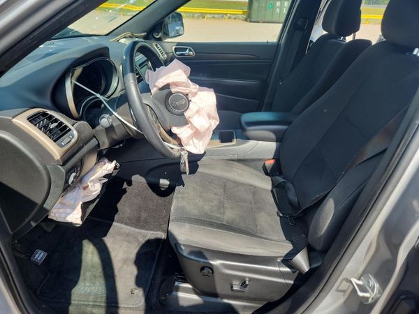2015 JEEP GRAND CHEROKEE LAREDO 4X2