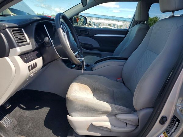 2019 TOYOTA HIGHLANDER LE/LE Plus
