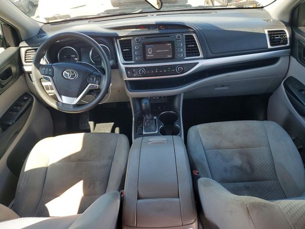 2019 TOYOTA HIGHLANDER LE/LE Plus