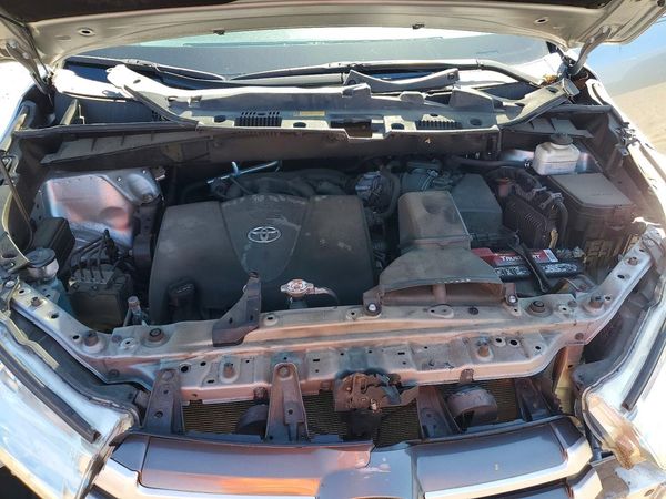 2019 TOYOTA HIGHLANDER LE/LE Plus