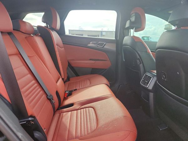 2023 KIA SPORTAGE SX-PRESTIGE or SX-P