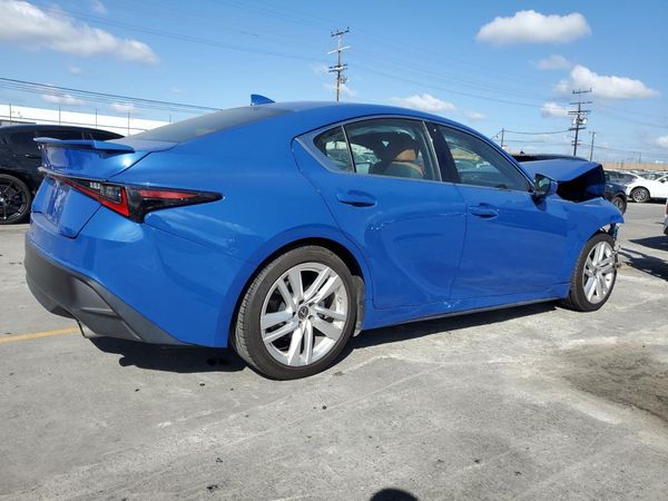 2022 LEXUS IS