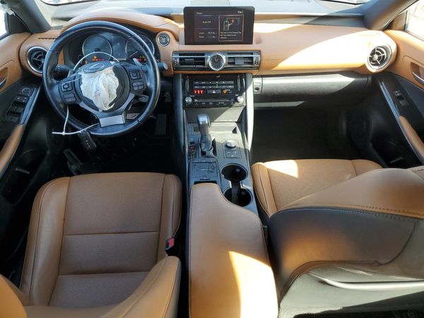 2022 LEXUS IS