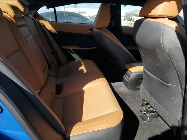 2022 LEXUS IS