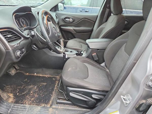 2019 JEEP CHEROKEE LATITUDE 4X4