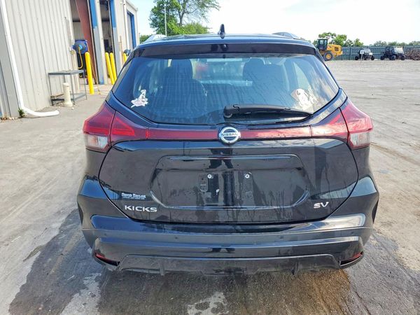2021 NISSAN KICKS