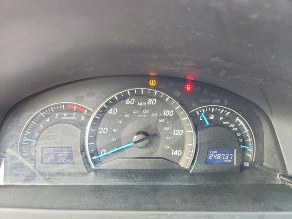2012 TOYOTA CAMRY