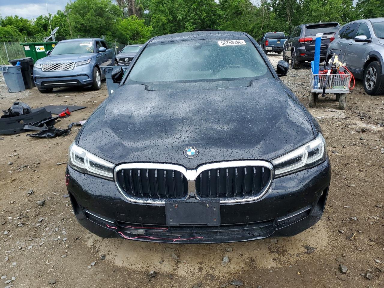 2021 BMW 530