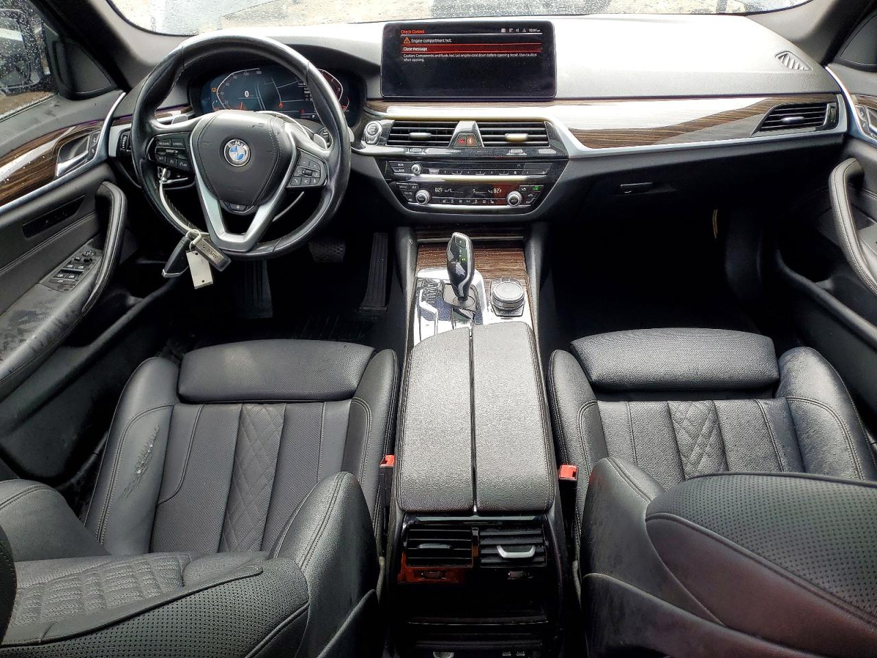 2021 BMW 530