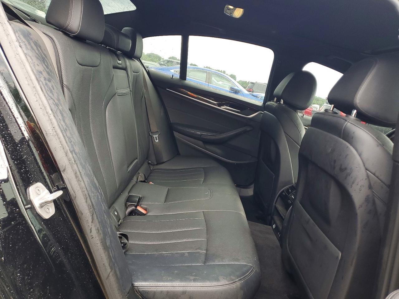 2021 BMW 530