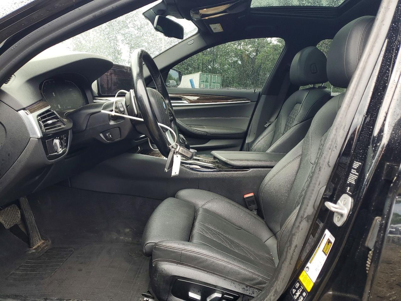 2021 BMW 530