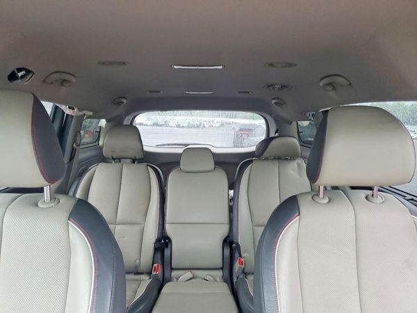 2017 KIA SEDONA LX