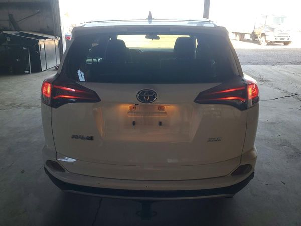 2018 TOYOTA RAV4 Adventure/XLE