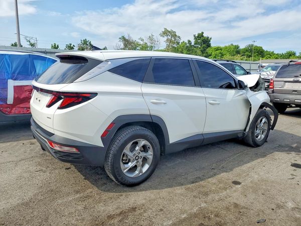 2022 HYUNDAI TUCSON SE
