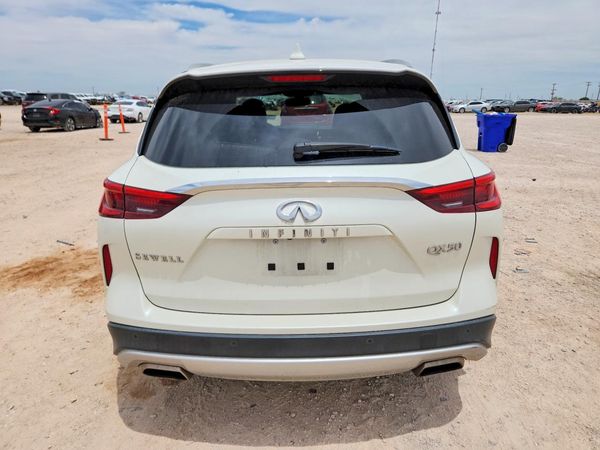 2021 INFINITI QX50 Essential