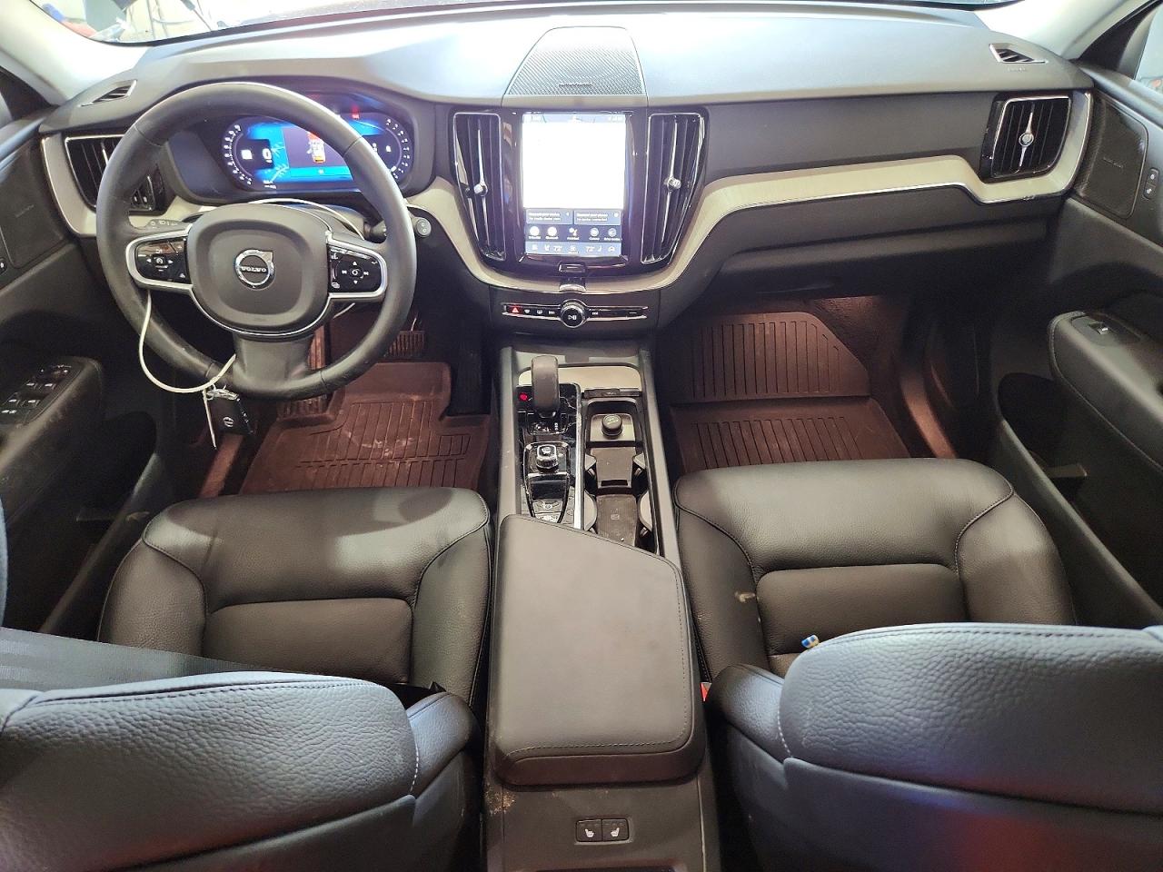 2025 VOLVO XC60 Plus Dark